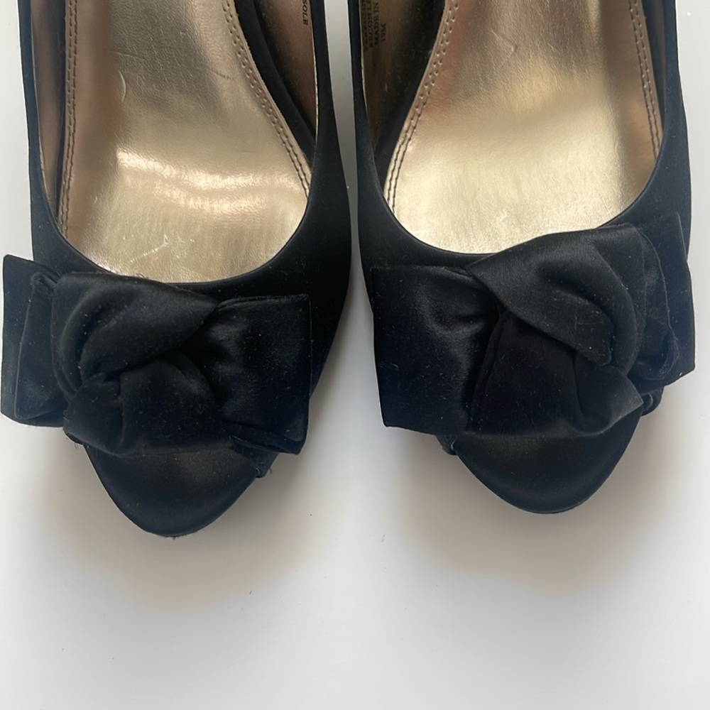 White House Black Market Rachel Satin Black Peep Toe Heels Size 10 - Picture 7 of 8